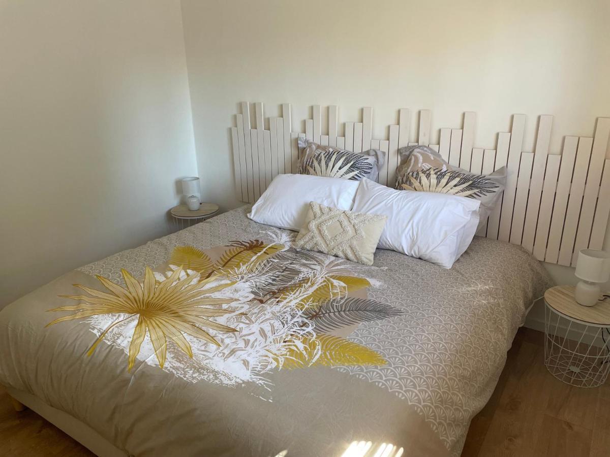 Bed and Breakfast Le Double C Saint-Victor-de-Morestel Екстер'єр фото